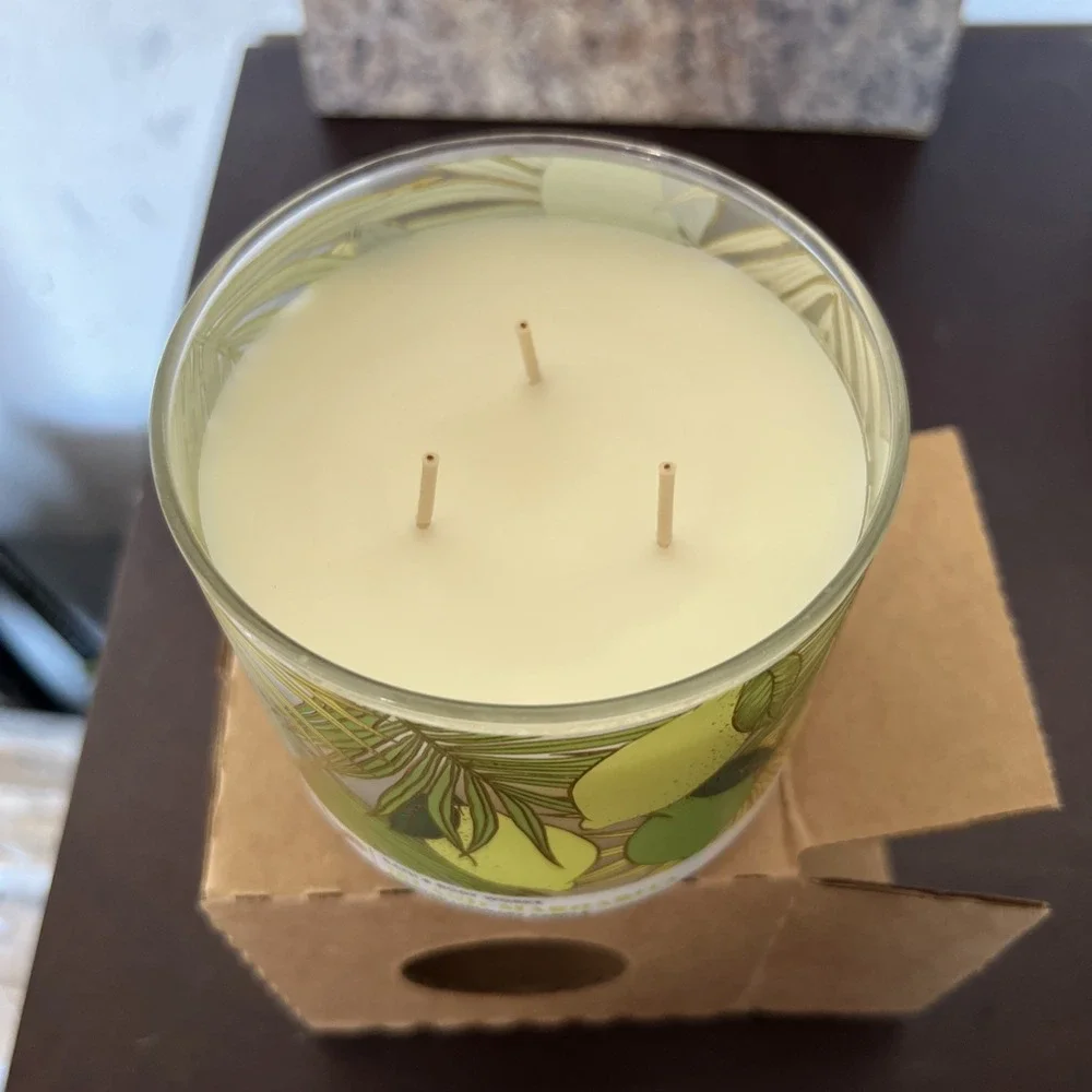 Bath & Body Works 3-wick Scented Candle Island Margarita Burn Time 25-45 Hours‎